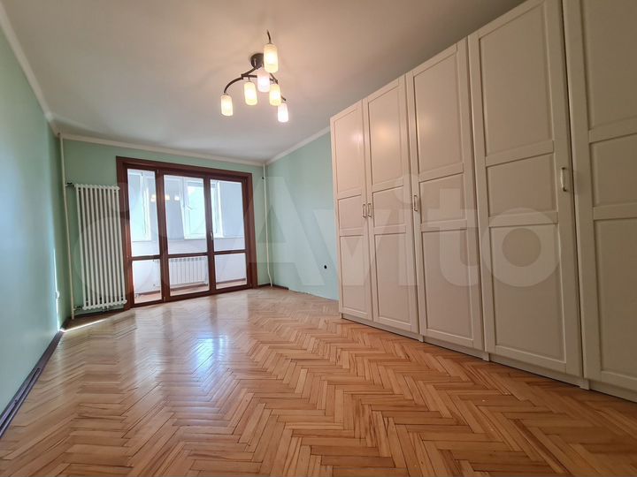 4-к. квартира, 101 м², 10/22 эт.