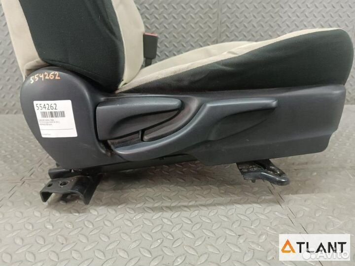 Сидение передний правый toyota aqua