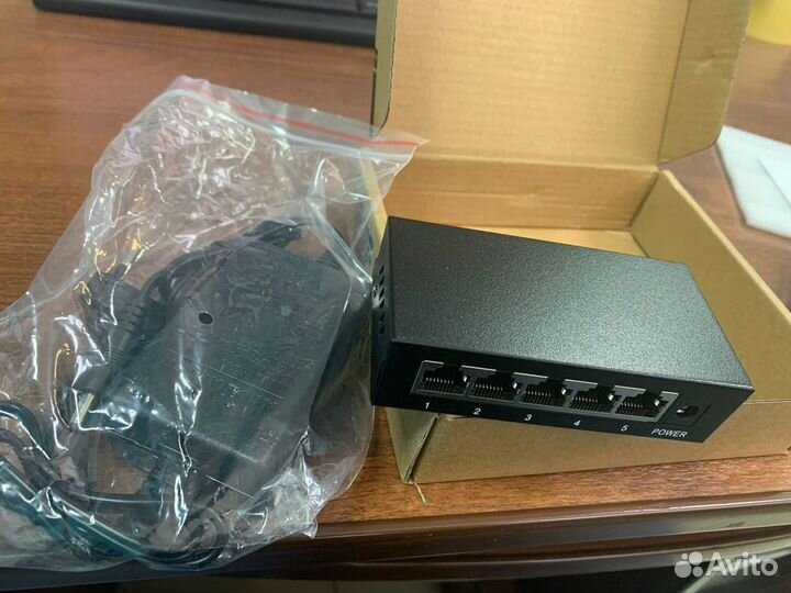Коммутатор Dptek DK100-5FP 4порт POE +1порт Uplink