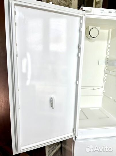 Miele,встраиваемый холодильник,Германия,доставка