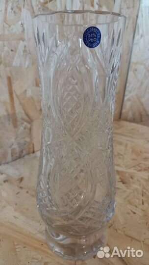 Большая хрустальная ваза для цветов