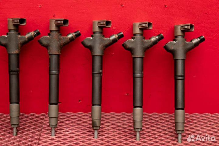 Форсунка топливная Toyota Land Cruiser 200 1VD