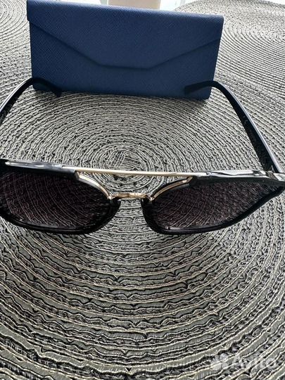 Солнцезащитные очки женские брендовые