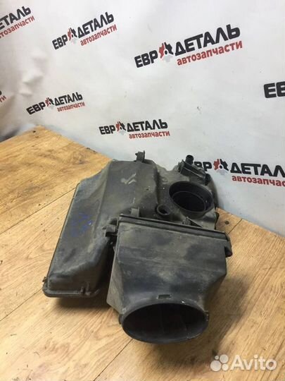 Корпус воздушного фильтра Renault Sandero