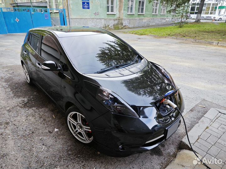 Nissan Leaf AT, 2013, 140 000 км