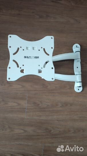 Настенный кронштейн для телевизора