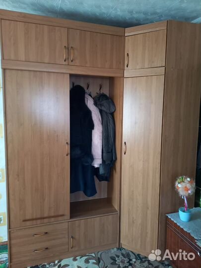 Угловой шкаф в прихожую бу