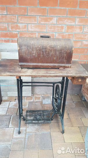 Старинная швейная машинка зингер 1908