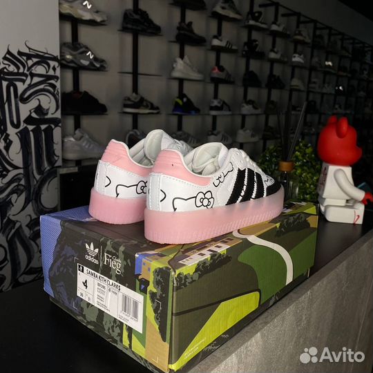 Adidas Samba 2.0 x Hello Kitty