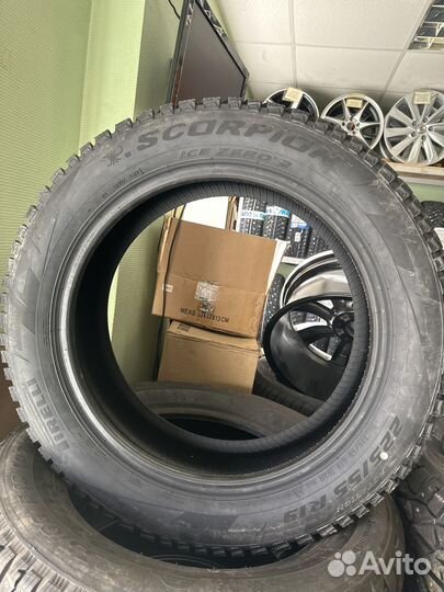 Pirelli Scorpion Ice Zero 2 225/55 R19 103H