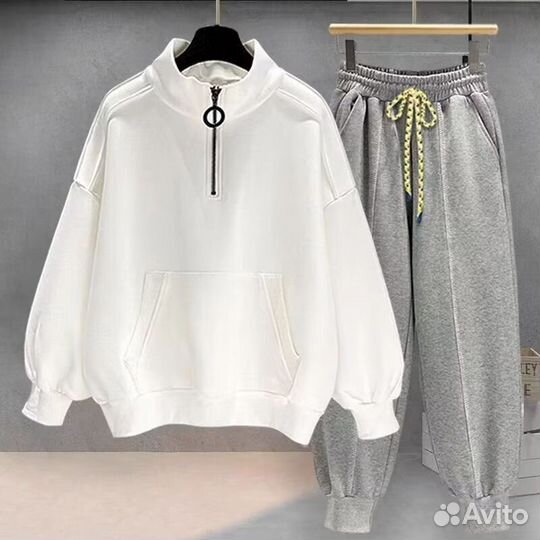 Спортивный костюм утеплённый с капюшоном