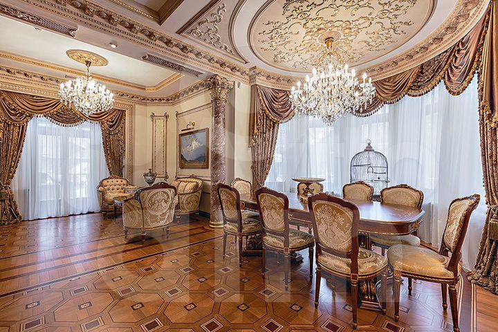 Коттедж 850 м² на участке 70 сот.