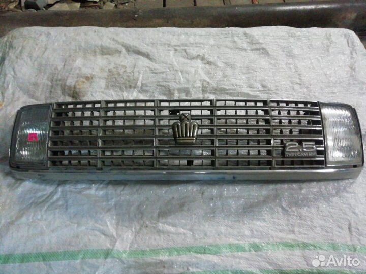 Решетка радиатора передняя Toyota Crown