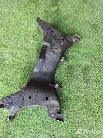 Подрамник передний Mitsubishi Outlander 1