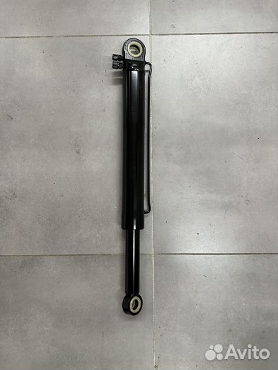 Цилиндр подъёма кабины scania 124