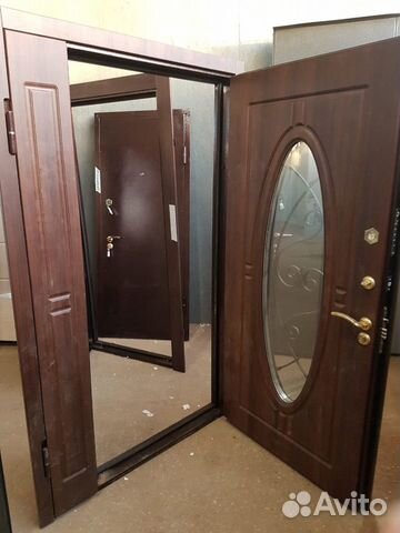 Общая тамбурная дверь от лифта