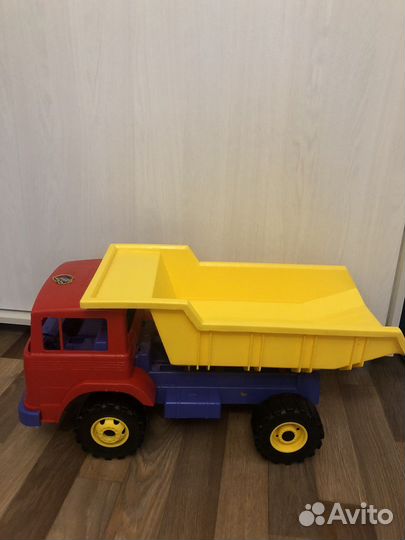Игрушка самосвал большой