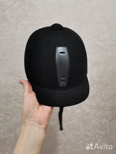 Шлем для конного спорта