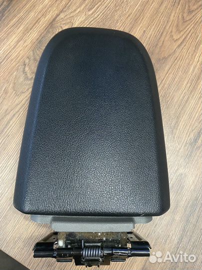 Крышка подлокотник консоли Ford Focus 2