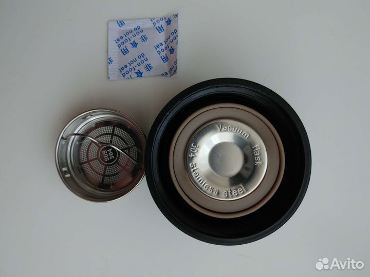 Термос 0, 5 л с ситечком и указателем температуры