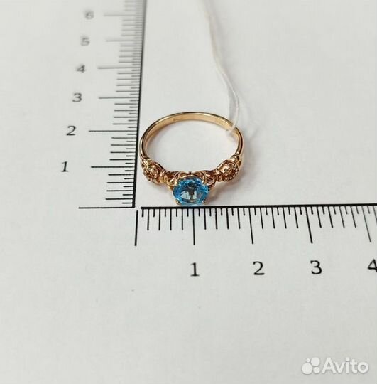 Золотое кольцо с топазом 17,5р