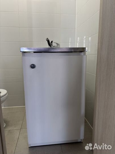 Раковина с тумбой для кухни новая