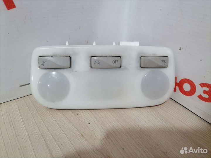 Фонарь освищения салона Renault Fluence