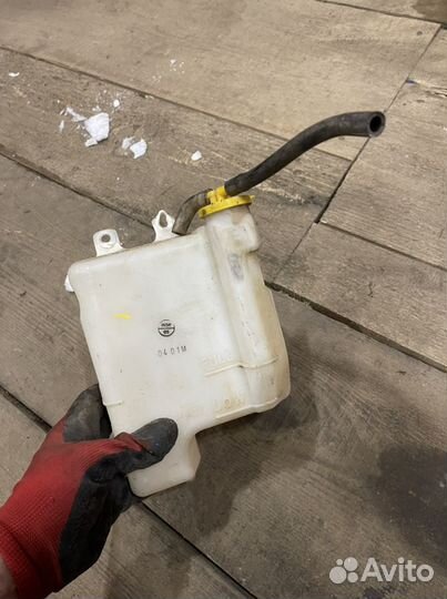 Бачок оригинальный Ford Ranger 2 / Mazda BT