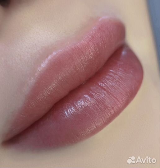 Косметолог, увеличение губ