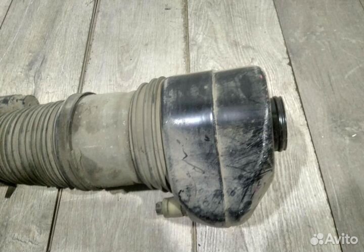 Амортизатор передний правый бу BMW 7 G11 OEM 37106