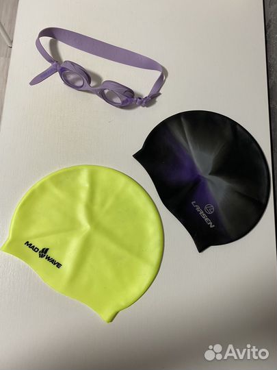 Купальники, шапочки и очки доя плавания