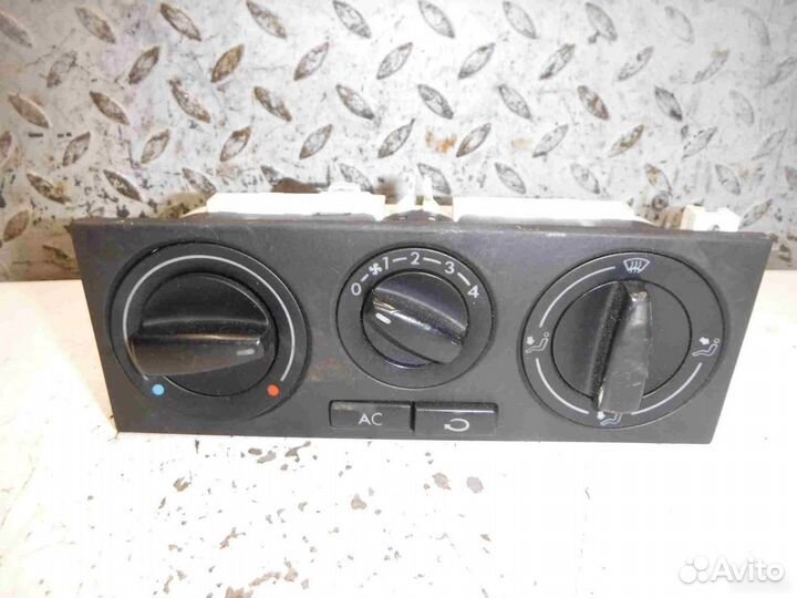 Блок управления отопителем VW Golf 4/Bora 1997-05