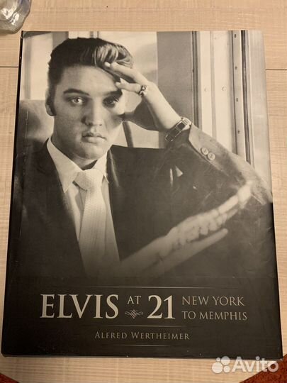 Фотоальбом Элвис в 21. От Нью-Йорка до Мемфиса