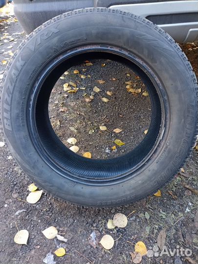 Bridgestone Blizzak VRX 235/55 R17