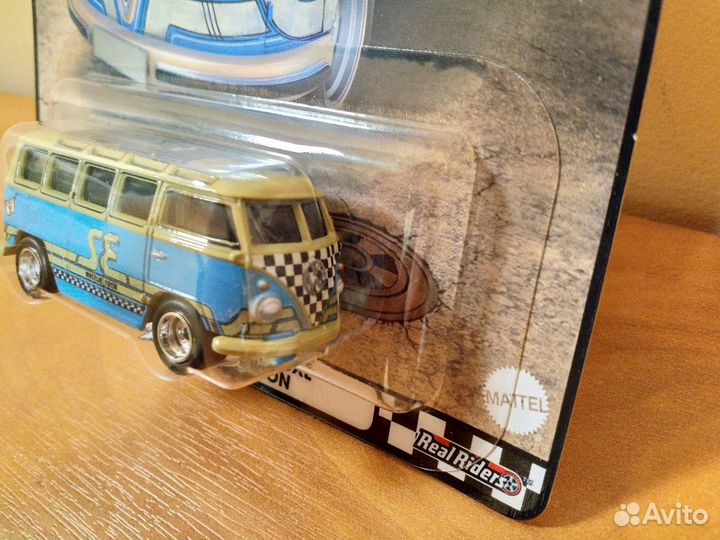 Hot Wheels Premium Volkswagen Deluxe Station Wagon