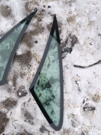 Форточка передняя правая Citroen Xsara