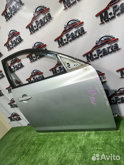 Передняя правая дверь Mazda 3 bk хэтчбек