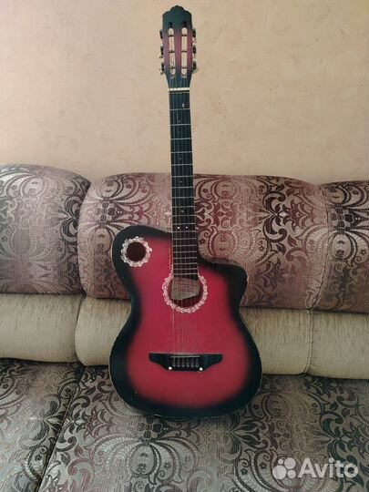 Классическая гитара шестиструнная
