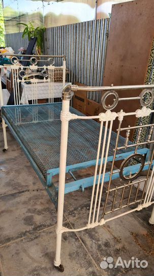 Кровать с панцирной сеткой ретро