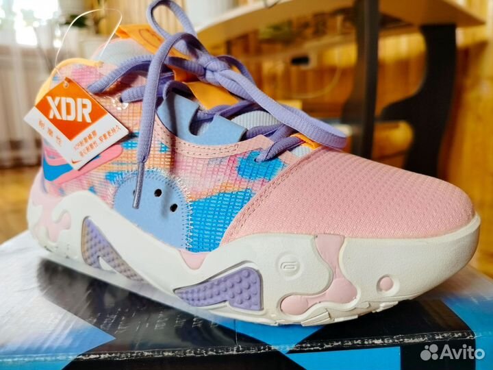 Баскетбольные кроссовки женские