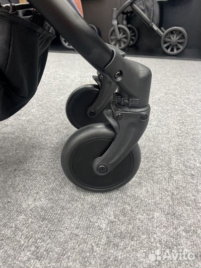 Прогулочная коляска elodie