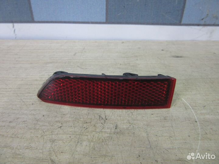 Отражатель в бампер задний левый VW Tiguan 2