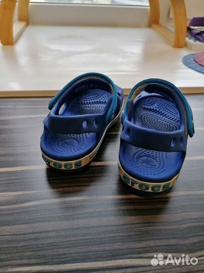 Сандали crocs c8