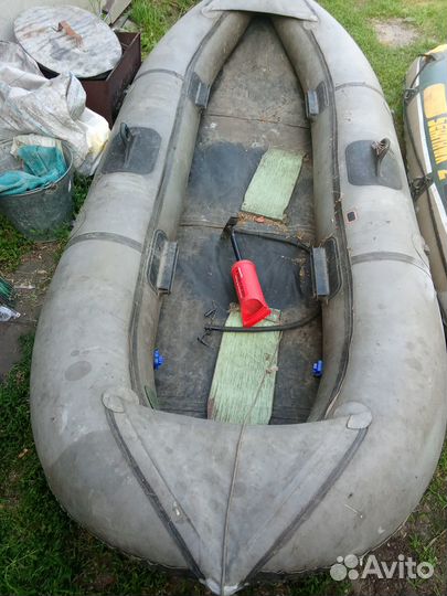 Лодка весельная