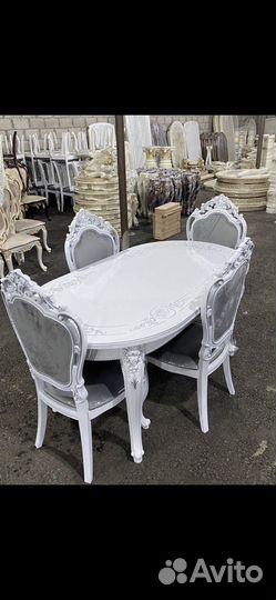 Столы и стулья