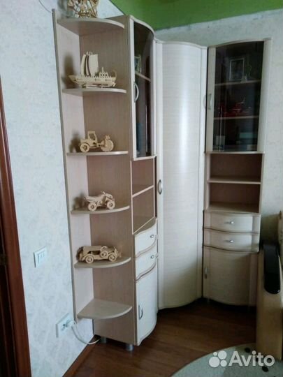 Шкаф-угловой