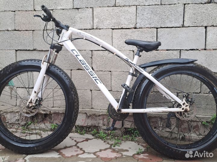 Продаём велосипед белый.Состояние б/у
