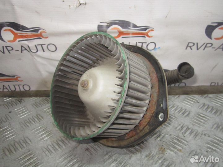 Моторчик отопителя Nissan Prairie M11 1988-1995