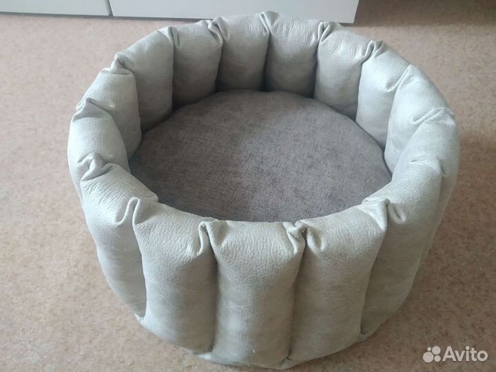 Лежанка для собак и кошек новая