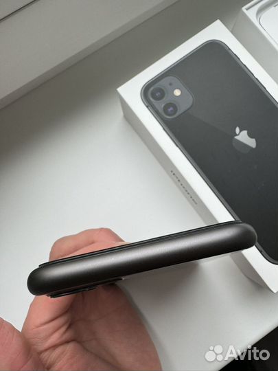 iPhone 11, 64 ГБ